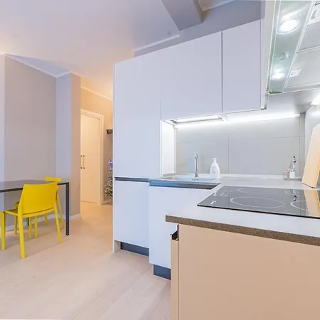 Lakeside & Station - Maison Elvian Apartamento Desenzano del Garda