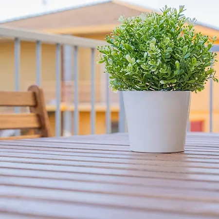 Lakeside & Station - Maison Elvian Apartamento *